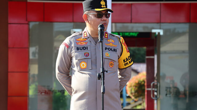 Pimpin Apel Pagi Di Bulan Ramadhan Kapolres Kutai Barat : Terus Laksanakan Tugas Dengan Baik