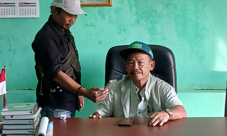 Pemdes Banjarangsana Bersama Pihak Pos Menyalurkan Bansos Berupa Beras Jenis Medium Di Gedung Olah Raga Desa Pemdes Banjarangsana Bersama Pihak Pos Menyalurkan Bansos Berupa Beras Jenis Medium Di Gedung Olah Raga Desa