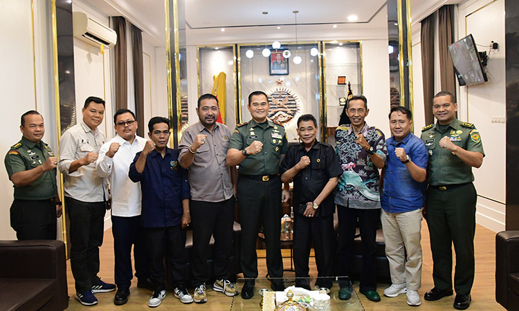 Ketua PWI Sumsel bersama Danrem 044/Gapo Bahas Sinergitas