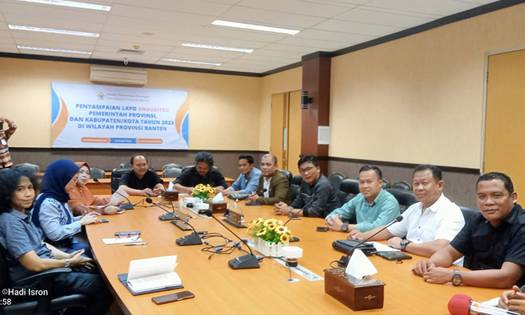 Soroti Proyek DPUPR Banten, APWPB dan Aktivis Senior Gelar Audensi di BPK RI Perwakilan Provinsi Banten Soroti Proyek DPUPR Banten, APWPB dan Aktivis Senior Gelar Audensi di BPK RI Perwakilan Provinsi Banten