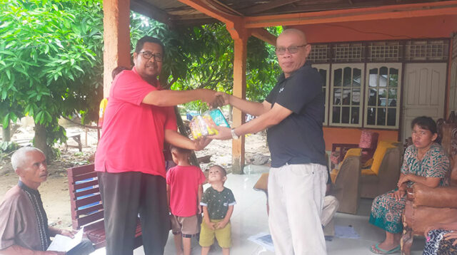 Bantuan Makanan dan Minum Relawan Komunitas Basamo Mahyeldi Sumbar Terus Mengalir