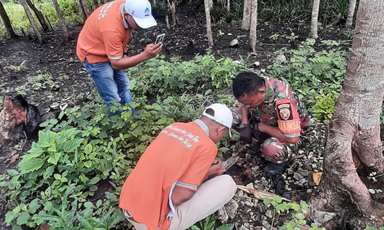 Babinsa Dampingi Petugas Kesehatan dalam Kegiatan PE (Penyelidikan Epidemiologi) DBD