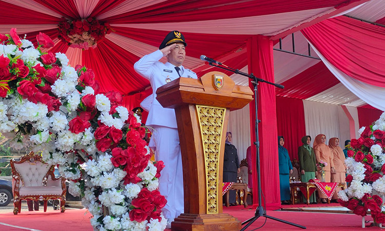 Pemkab Tanggamus Melaksanakan Upacara Bendera Dalam Rangka Memperingati HUT Kabupaten Tanggamus ke-27 Tahun 2024