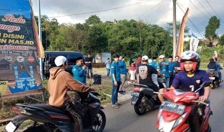 Berbagi Kebaikan di Bulan Suci Ramadhan, IKM Tasikmalaya Bagi- Bagi Takjil Gratis dan Santunan Anak Yatim