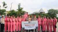 Berkah Ramadhan, Kapolres Mabar Bagikan Takjil Kepada Pengendara di Labuan Bajo