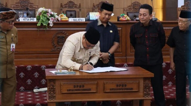 Rapat Paripurna DPRD Kota Lubuklinggau dengan Agenda Penetapan Program Pembentukan Peraturan Daerah Kota Lubuklinggau 2024 Di Hadiri Pj Walikota