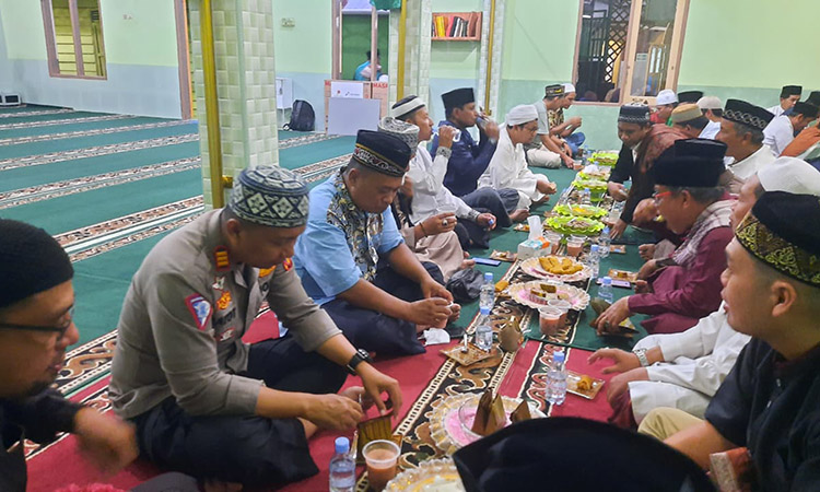 Berikan Manfaat Investasi Bagi Masyarakat, Polsek Muara Badak, Muspika Dan Perusahaan Gelar Bukber