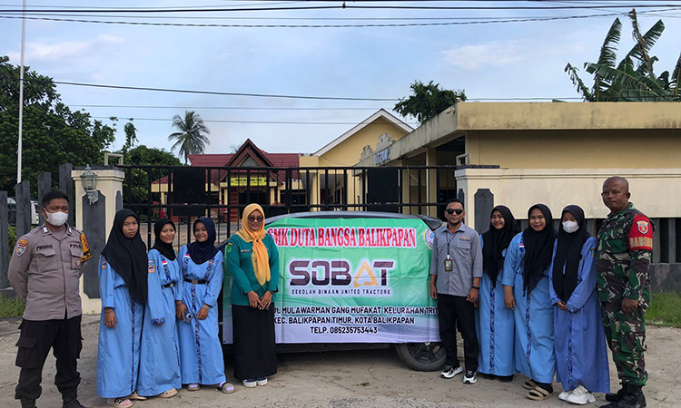 Giat Berbagi Takjil Oleh Bhabinkamtibmas Kelurahan Teritip Di Bulan Suci Ramadhan 1445 H