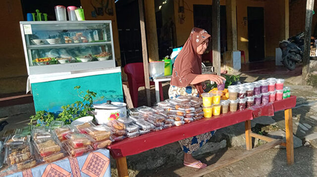 Mengais Rejeki di Bulan Suci Ramadhan, Pedagang Takjil Kebanjiran Pembeli