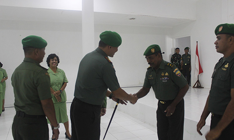 Dandim 1601/ST Pimpin Upacara Wisuda Purnawira Serta Korp Raport Pindah Satuan