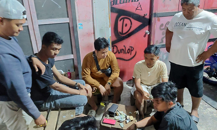 Tim Rajawali Polres Bontang Ciduk 5 Orang Pemain Judi