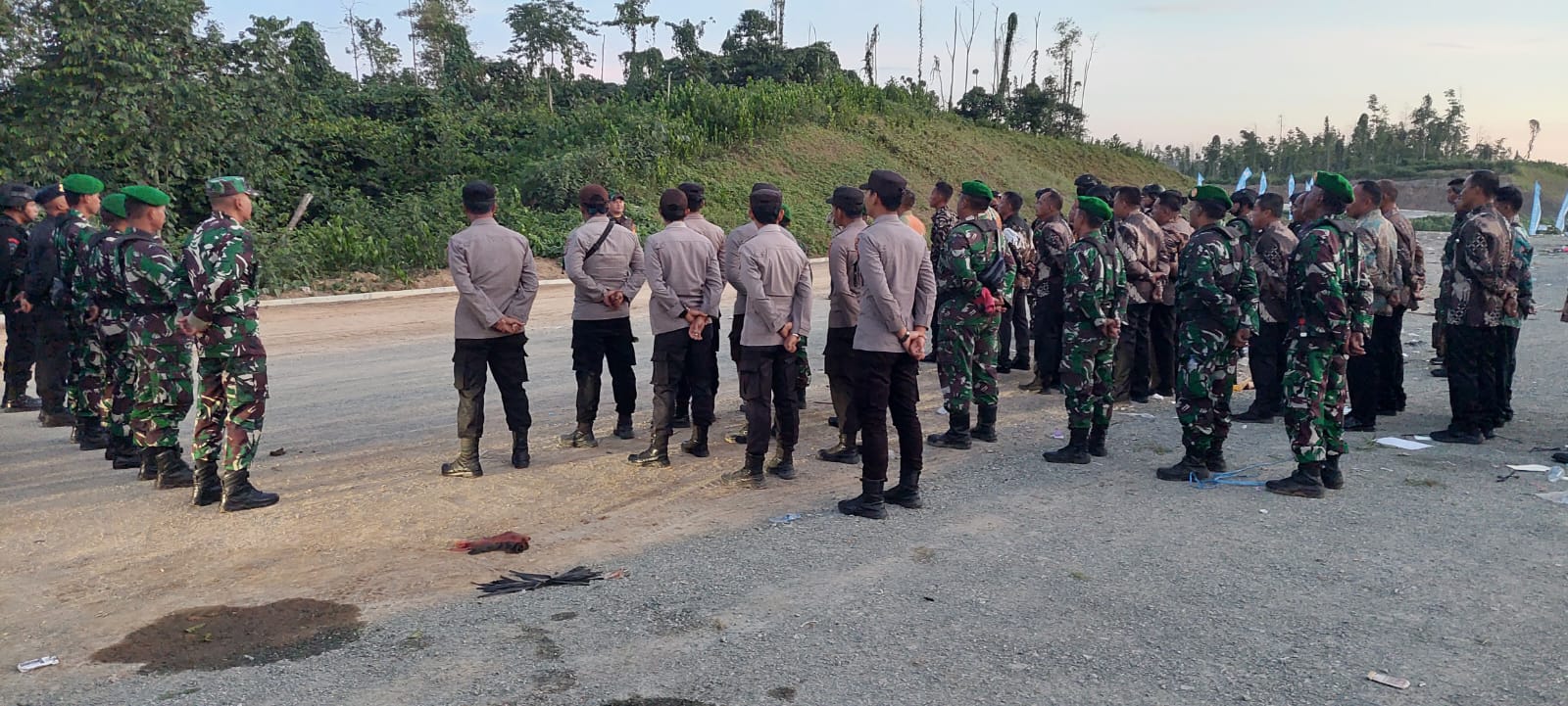 Sinergitas TNI - Polri Terbukti dalam Apel Gabungan Amankan Kunjungan Kerja RI-1 di IKN Nusantara