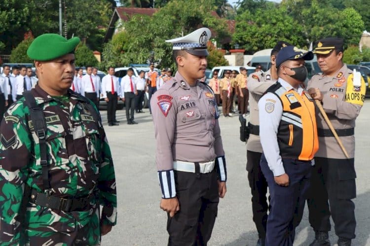 Kapolres Sumba Barat Pimpin Apel Gelar Pasukan Ops Keselamatan Turangga 2024 dan Membacakan Ikrar Deklarasi Bersaudara
