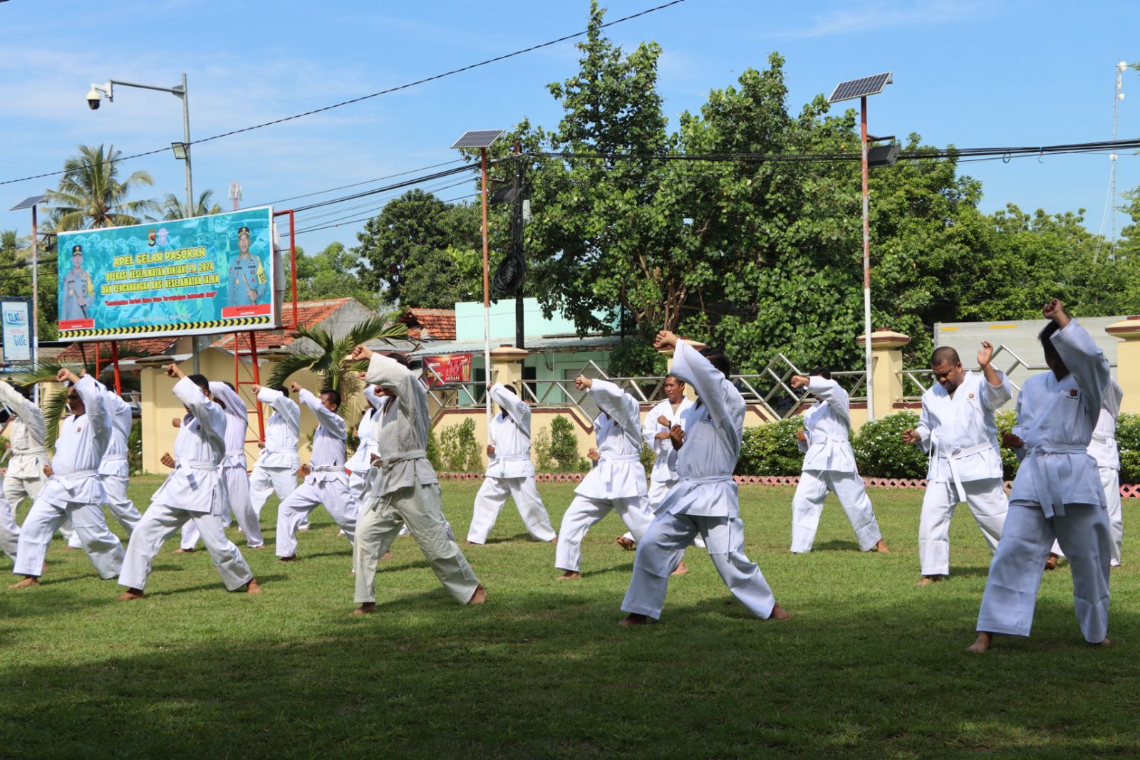 Jaga Kebugaran Fisik dan Keterampilan Personel, Polres Bima Gelar Latihan Beladiri Polri