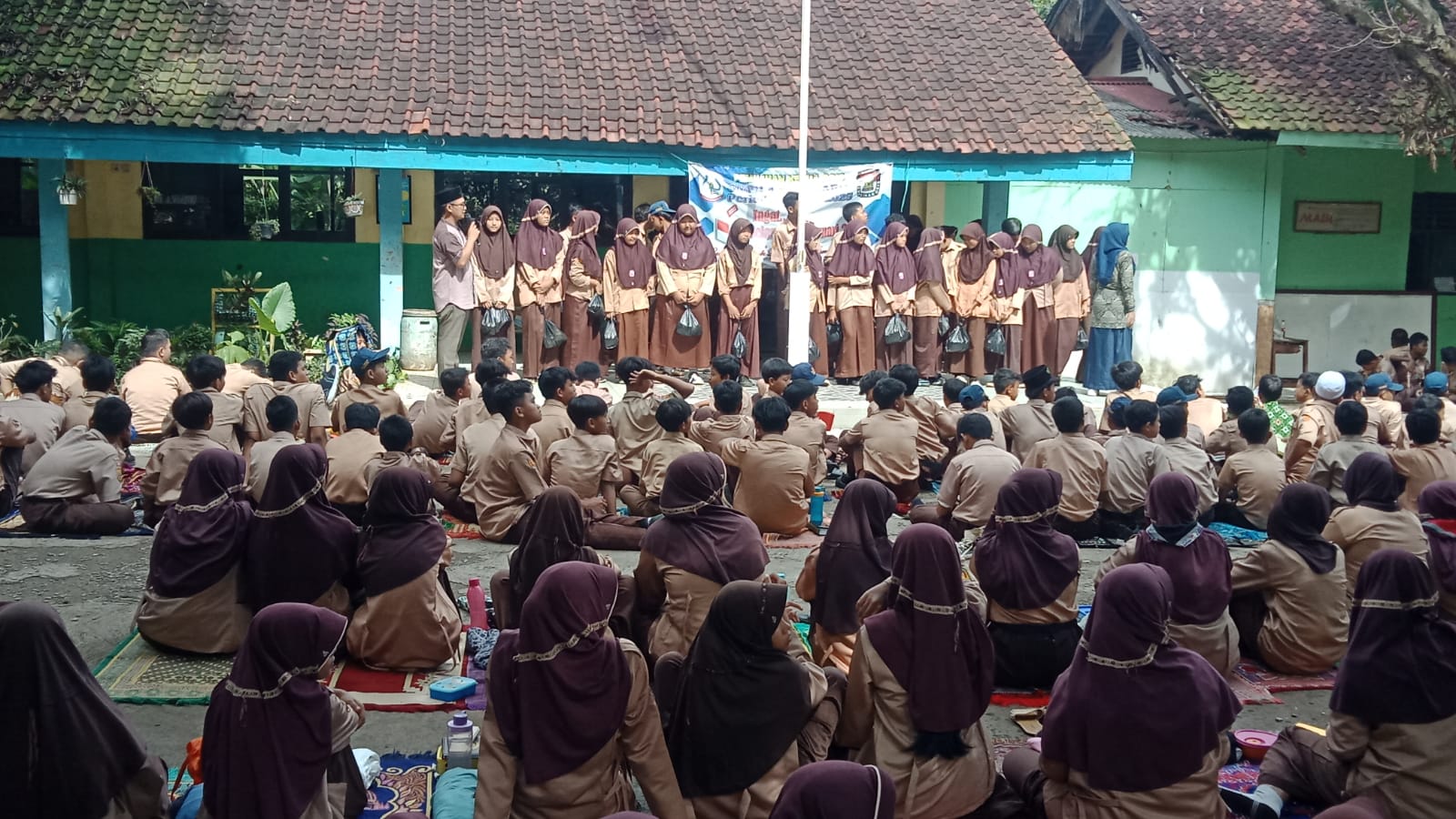 SMP Negeri 4 Kotabaru Karawang Gelar Doa Bersama Menyambut Bulan Suci Ramadhan