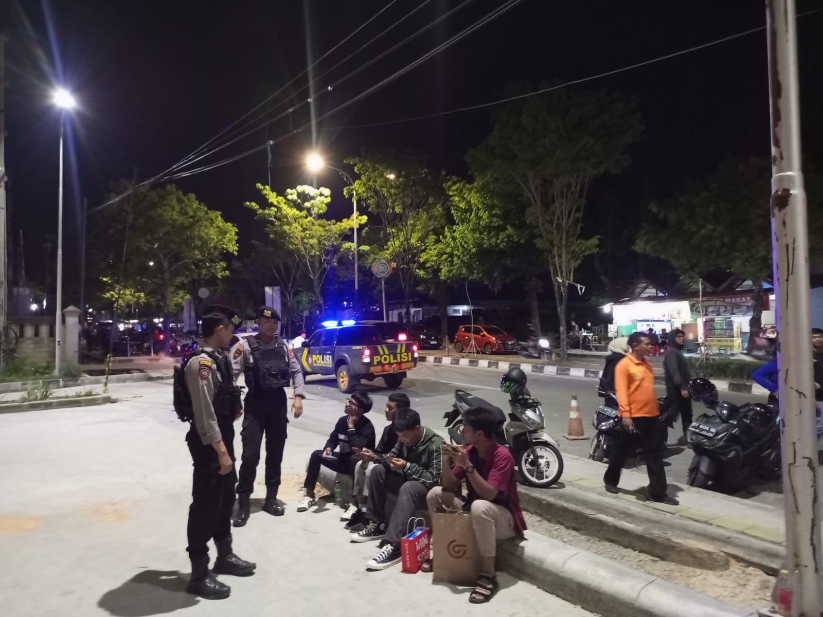 Patroli KRYD Berikan Pesan Kamtibmas Kepada Sekelompok Remaja