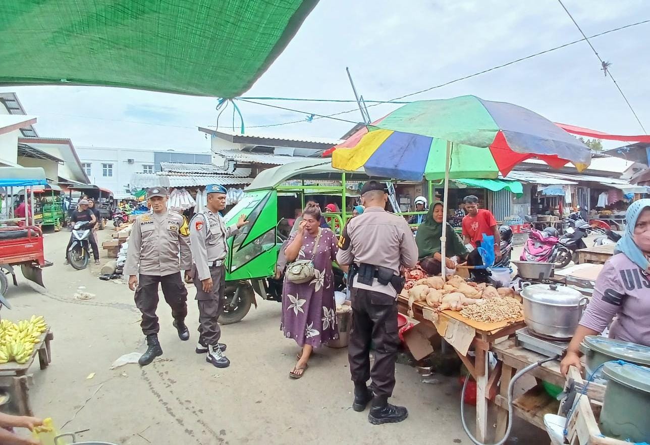 Polsek Woha, Pantau Langsung Harga Sembako di Pasar Tradisional Tente Pada Bulan Ramadhan 1445 H