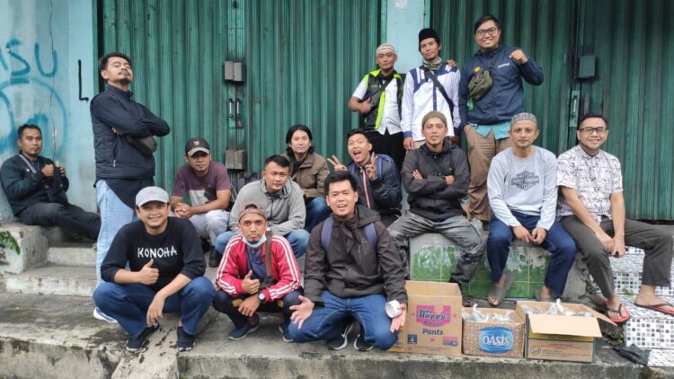 Mengisi Ramadhan Dengan Kegiatan Peduli Sesama Mengisi Ramadhan Dengan Kegiatan Peduli Sesama