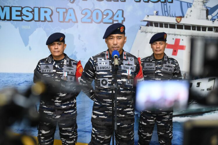 Dengan Waktu Terbatas, Satgas Port Visit Mesir Berhasil Salurkan Bantuan Kemanusiaan Terbesar