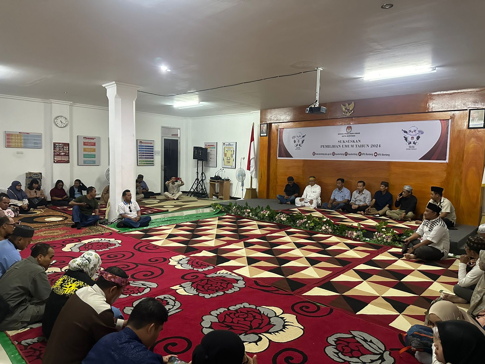 Pasca Pencoblosan Capres/Cawapres , Caleg DPR RI/DPD dan DPRD, KPU Kota Bontang Cooling Down adakan Rapat Evaluasi dan Buka Puasa Bersama