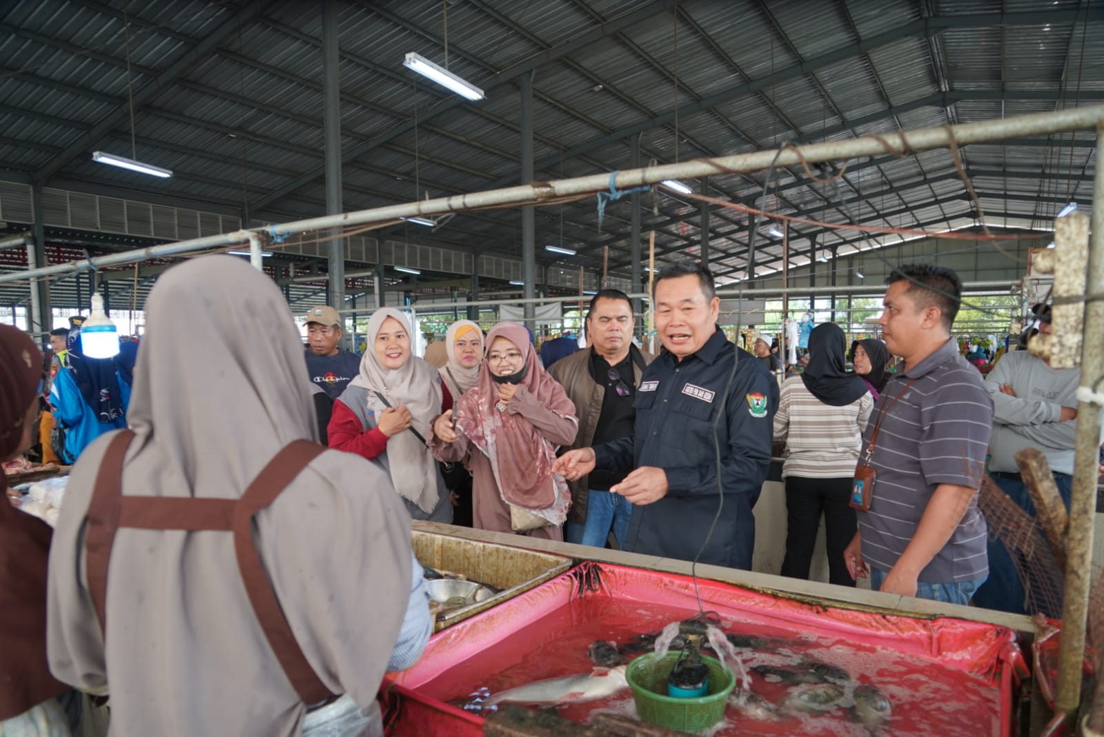 Asisten I Resmikan Operasi Pasar Ikan Murah Bantu Turunkan Angka Inflasi