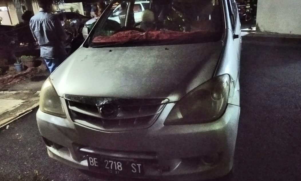 Polsek Talang Padang Dibantu Warga Amankan Dua Pencuri Hasil Bumi Bermobil Xenia