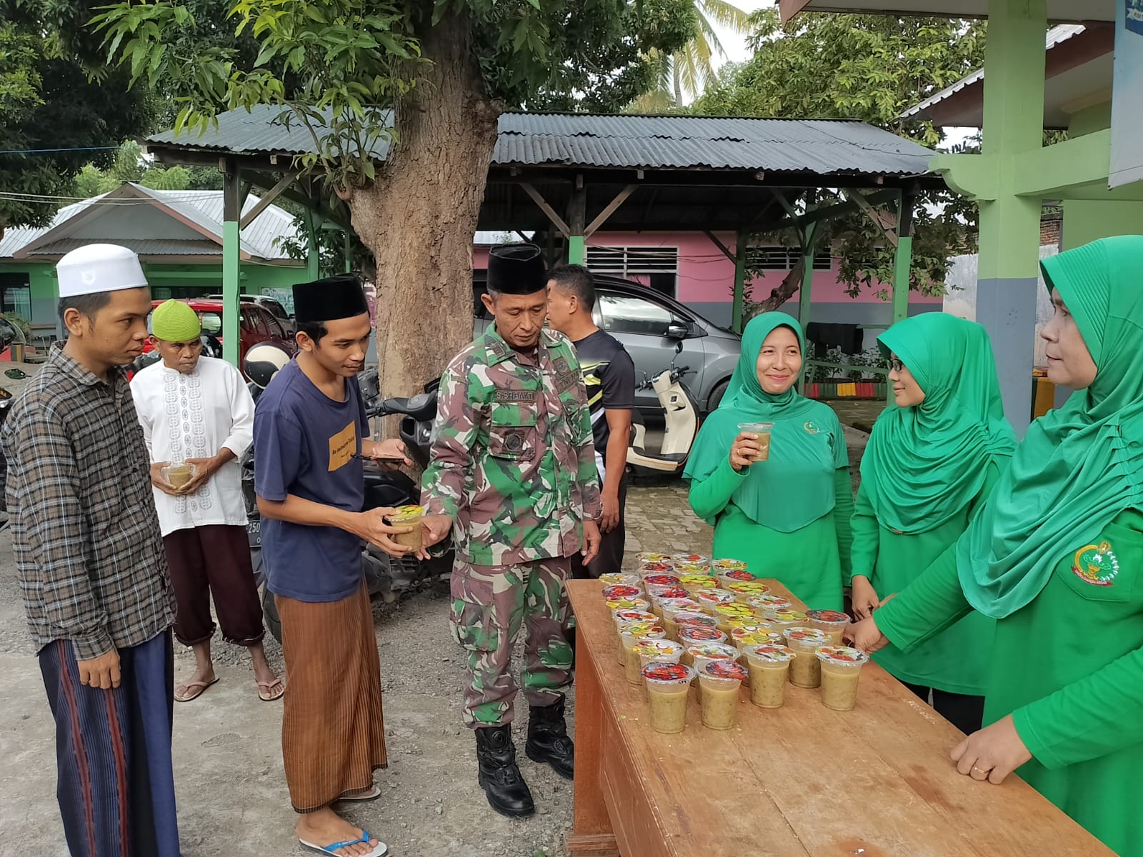 Berkah Ramadhan, Kepedulian Personel Militer dan Persit dalam Berbagi Kebaikan di PSLU Jatiwangi