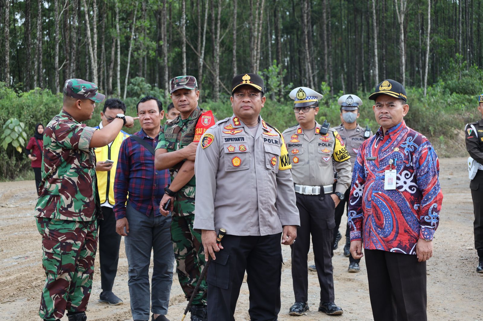 Kapolres PPU dan Forkapimda Sambut Kunjungan Kerja WAKASAD di Wilayah KIPP IKN Memperkuat Sinergi Antara TNI dan Pemerintah Daerah