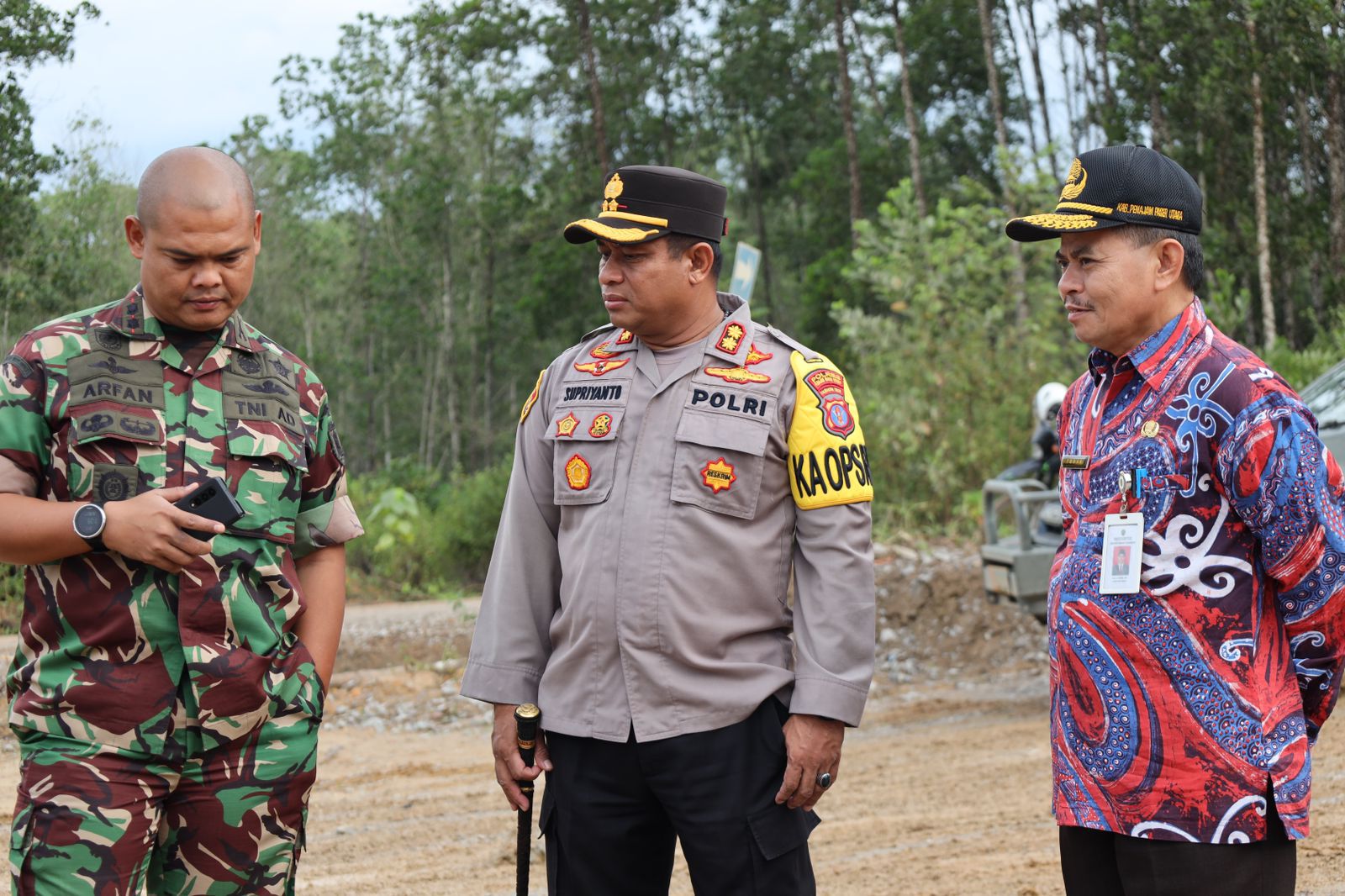 Kapolres PPU dan Forkapimda Sambut Kunjungan Kerja WAKASAD di Wilayah KIPP IKN Memperkuat Sinergi Antara TNI dan Pemerintah Daerah