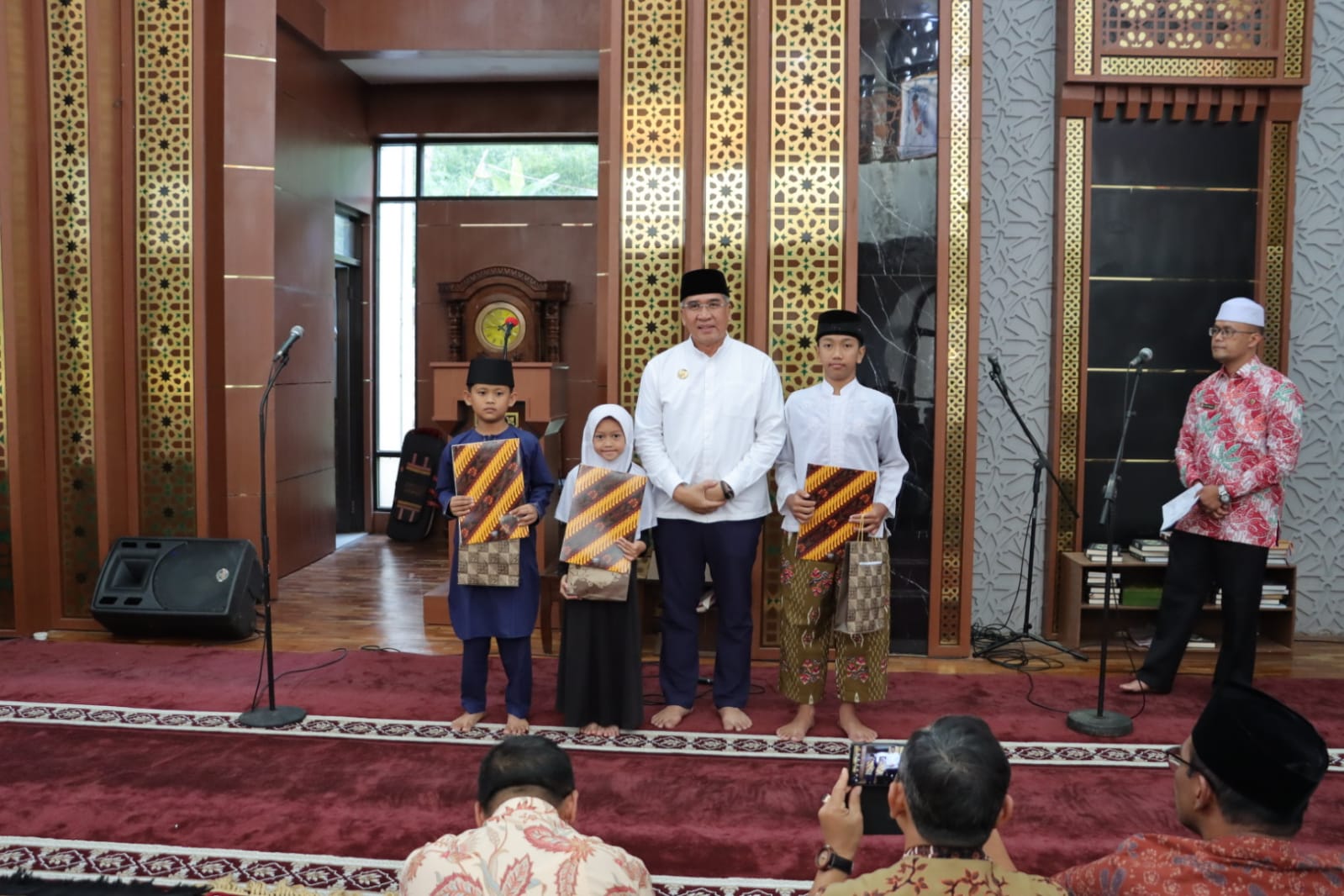 Pemkot Cimahi Adakan Do’a Bersama Dengan Anak Yatim Dan Dhu’afa