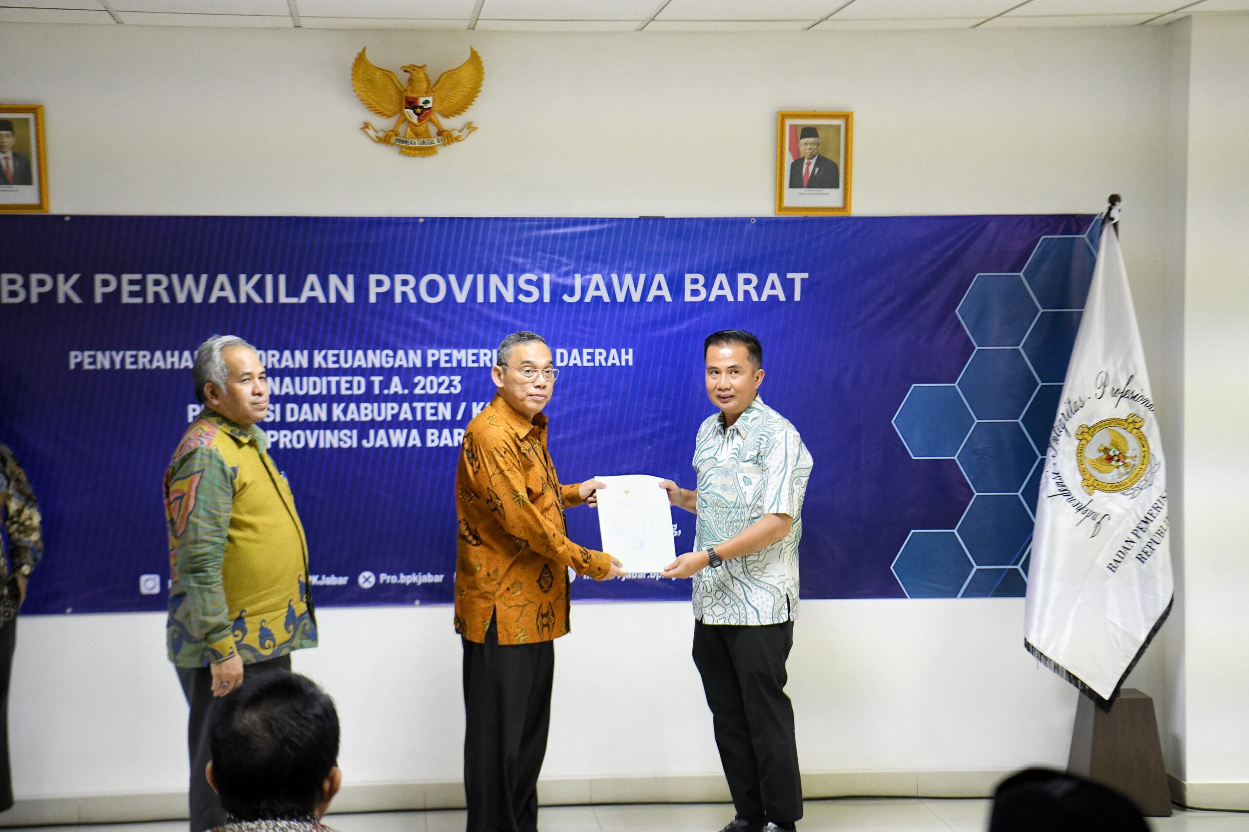 Bey Machmudin Serahkan LKPD "Unaudited" ke BPK RI Diharapkan Jabar Meraih WTP ke-13 Kali