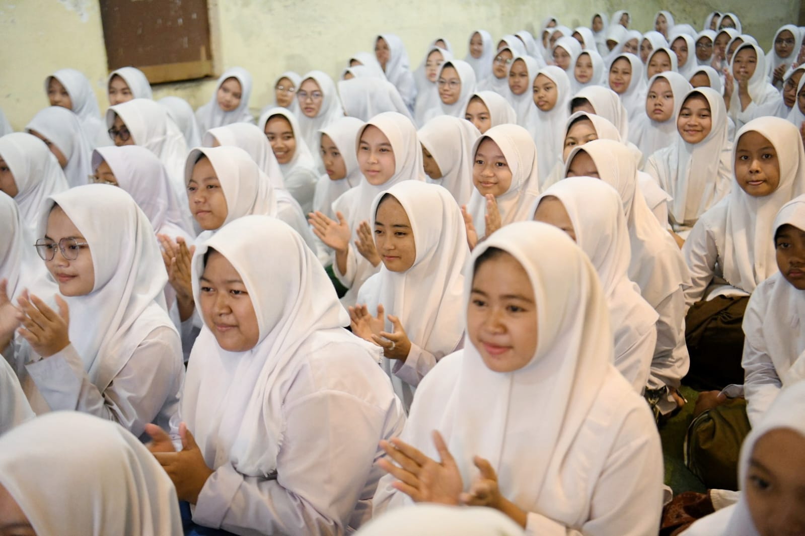 Penjabat Gubernur Bey Machmudin Apresiasi Jurnalis Santri IJTI