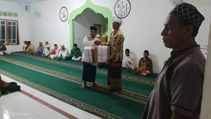 Gelar Kegiatan Safari Ramadhan di Masjid Al Muhajirin Tanahraing, Dandim 1601/ST Ajak Warga Rawat Tali Persaudaraan