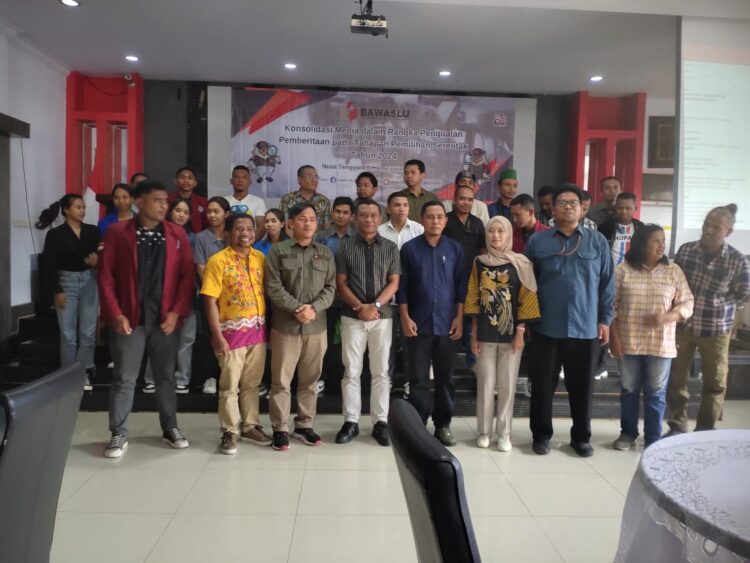 Bawaslu NTT Gelar Penguatan Pemberitaan Bersama awak Media Di Celebes Resto Kupang