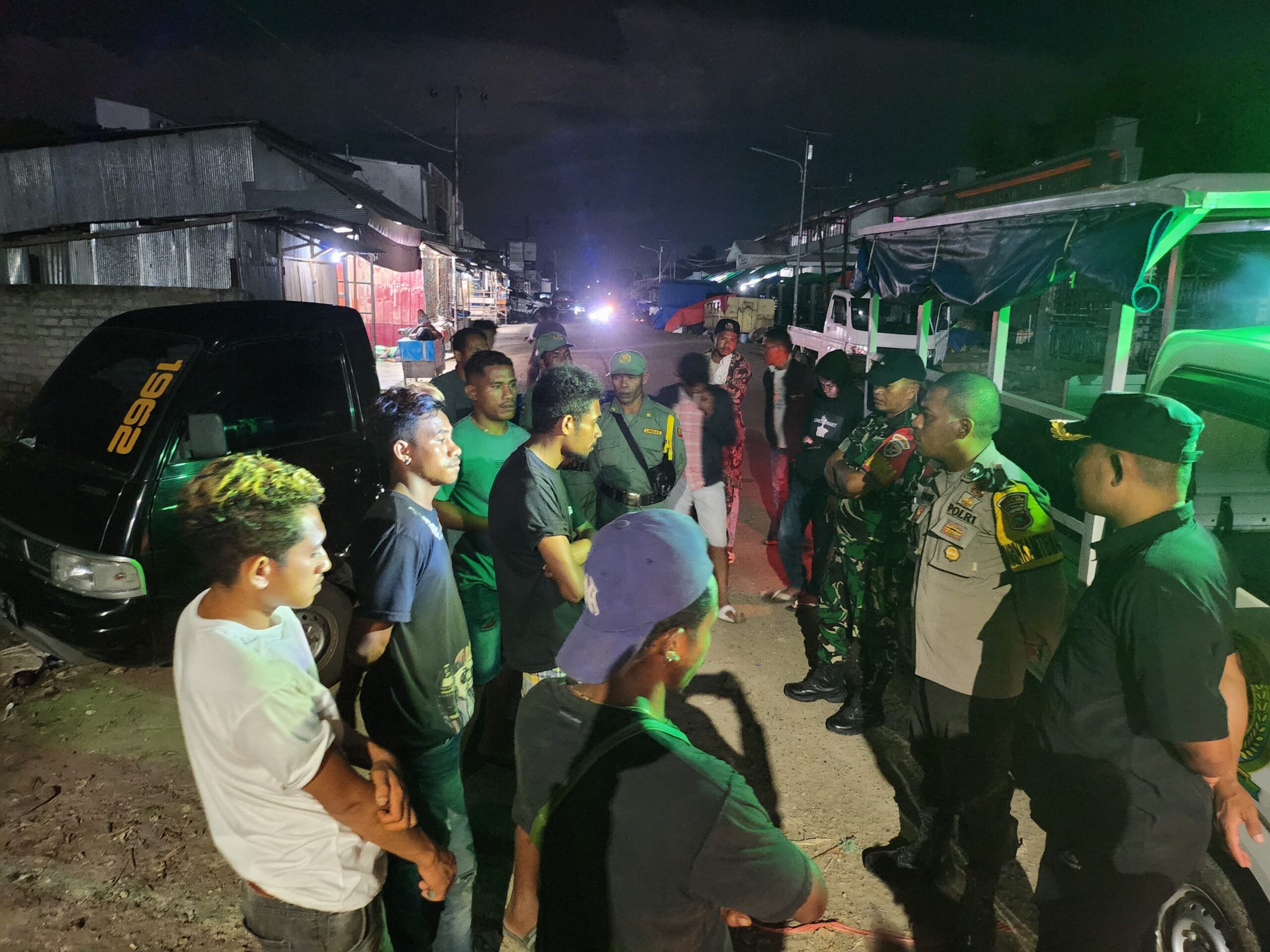 Malam Minggu, TNI-Polri Bersama Pemdes Batu Cermin Laksanakan Patroli Gabungan