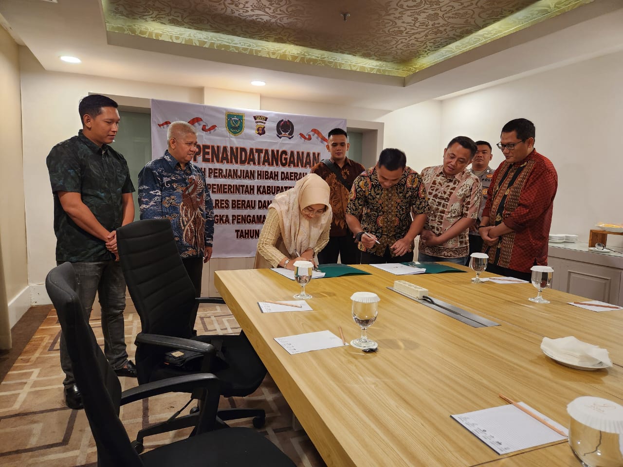 Kapolres Berau Hadiri Penandatanganan NPHD Pilkada dan Rapat Kerja Menyambut Idul Fitri