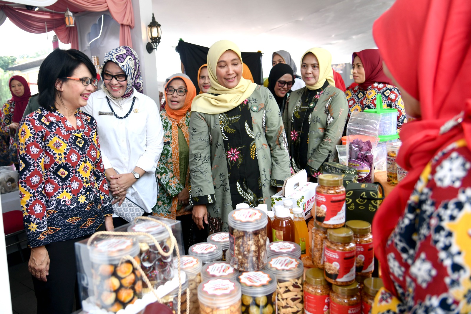 Dharma Wanita Gelar Bazar Murah Ramadan di Gedung Sate