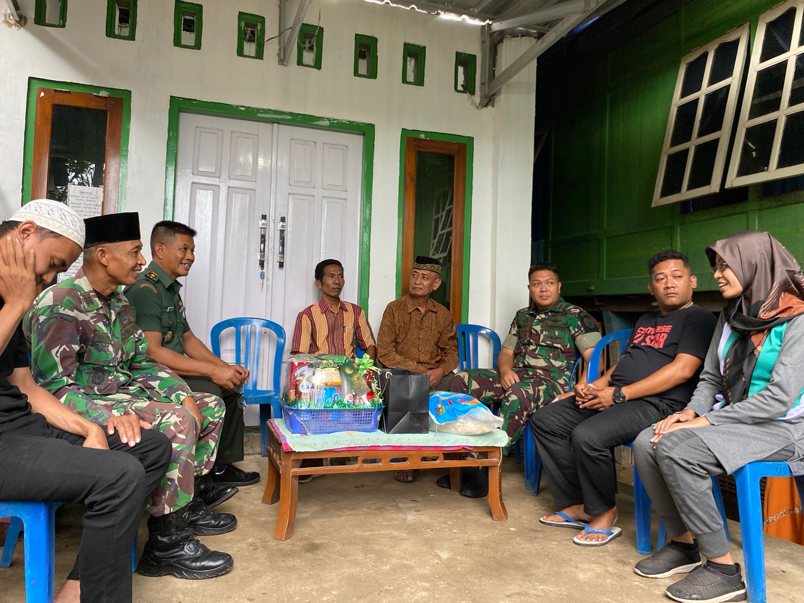 Momentun Ramadhan menjelang Idul Fitri, Dandim 1608/Bima Berbagi Kasih kepada Purnawirawan TNI-AD