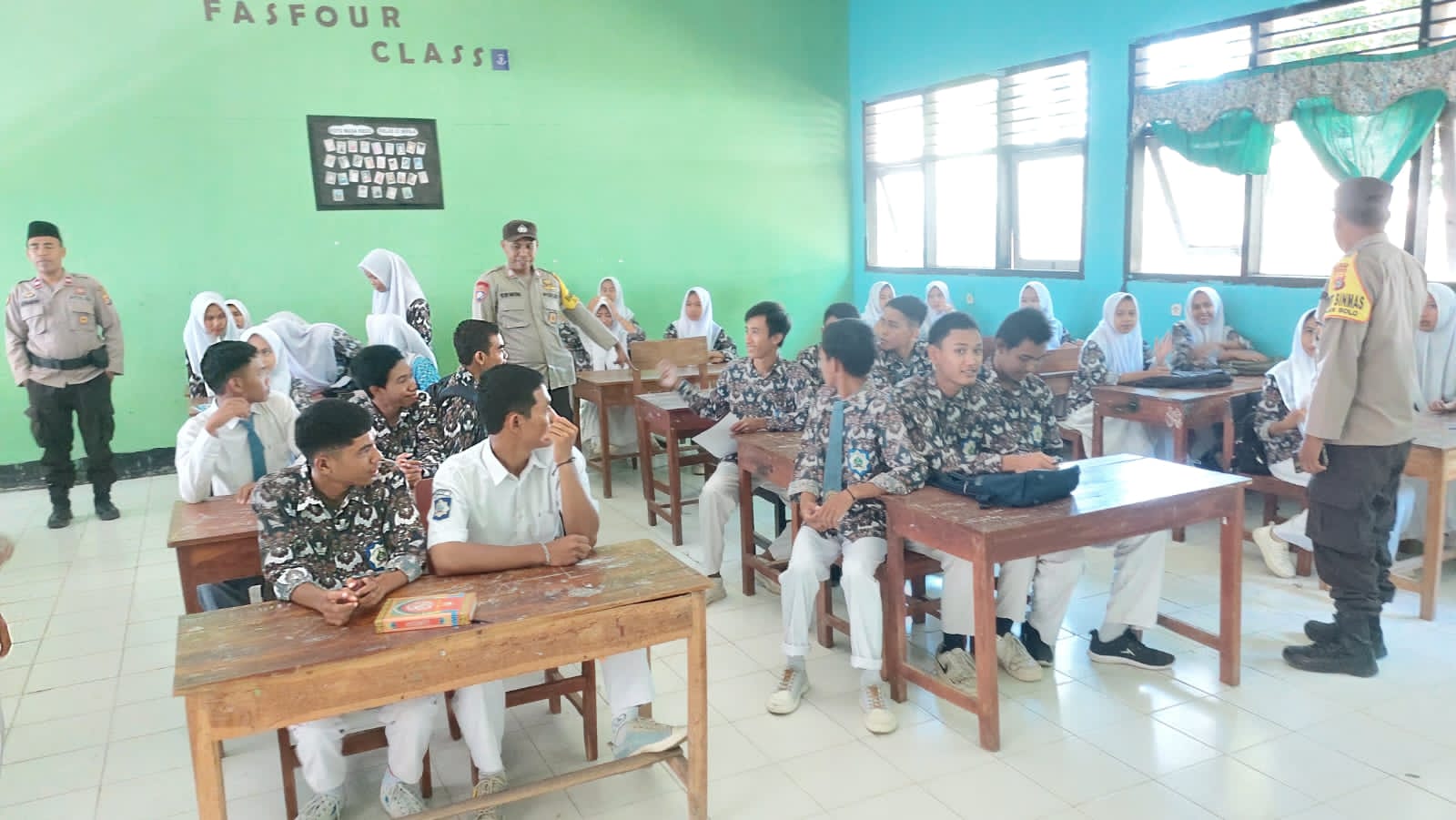 Goes to School, Polsek Bolo Sosialisasi Penerimaan Calon Anggota Polri T.A 2024