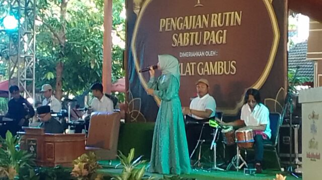 Wisata Edukasi Kampung Coklat Bagikan THR Bagi Ribuan Jamaah Pengajian Rutin Sabtu Pagi