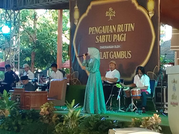 Wisata Edukasi Kampung Coklat Bagikan THR Bagi Ribuan Jamaah Pengajian Rutin Sabtu Pagi