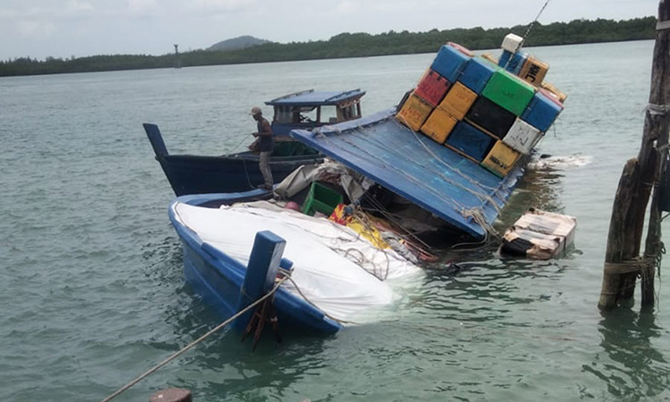 Kapal Bermuatan Sembako,Tenggelam Perairan Bintan