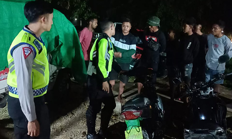 Giat Patroli Malam KYRD, Himbauan Kamseltibcar Lantas Seputaran Kota Tambolaka