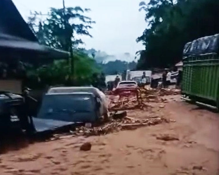 14 Warga Tewas, 9 Hilang Terseret Arus Banjir dan Tertimbun Longsor Di Kabupaten Pesisir Selatan
