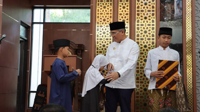 Pemkot Cimahi Adakan Do’a Bersama Dengan Anak Yatim Dan Dhu’afa