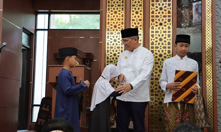 Pemkot Cimahi Adakan Do’a Bersama Dengan Anak Yatim Dan Dhu’afa