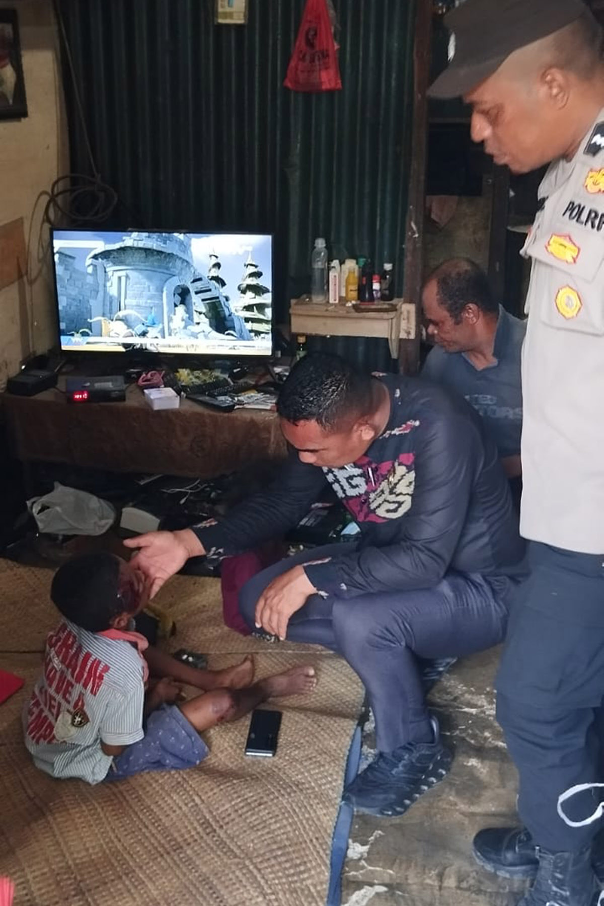 Peduli Korban Laka Lantas, Polres Mabar Bersama Pemdes Batu Cermin Berikan Tali Asih