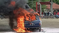 Mobil Kijang Super Terbakar di SPBU Muara Enim, Damkar Dikerahkan untuk Memadamkan Api