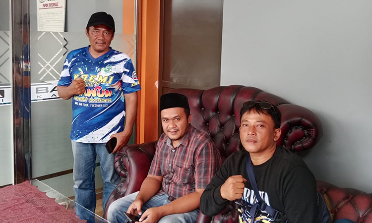 K.D.E.M.I Koridor Ciamis Ta Patah Semangat Bagi-Bagi Takjil Di Bulan Suci Ramadhan Walaupun Di Guyur Hujan