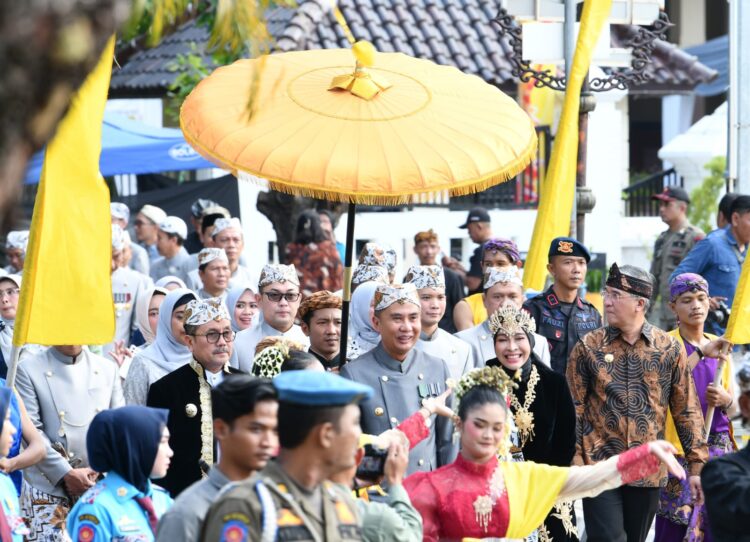 HUT Kabupaten Cirebon Bey Machmudin: Pemdaprov Jabar Terus Dukung Kemajuan Kabupaten Cirebon